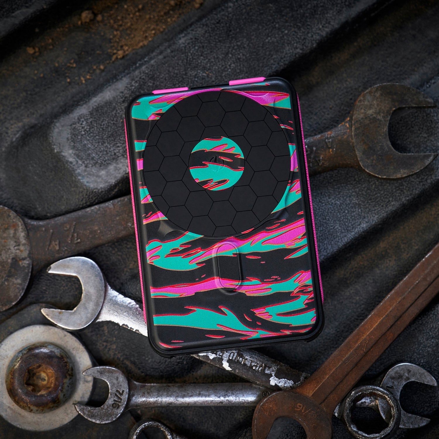 Ridge Wallet for MagSafe & Power Bank Kit - Neon Tiger